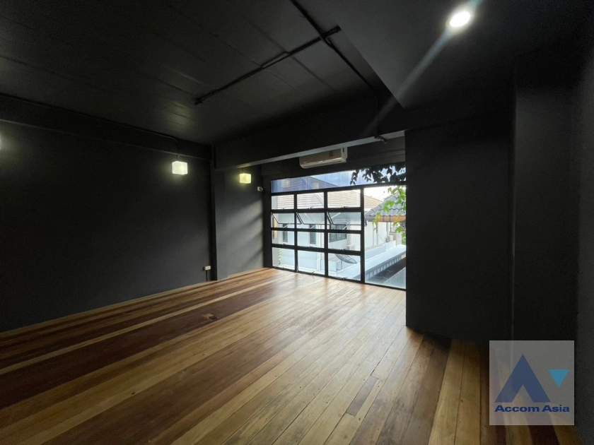 23  6 br House for rent and sale in Phaholyothin ,Bangkok MRT Lat Phrao AA36123