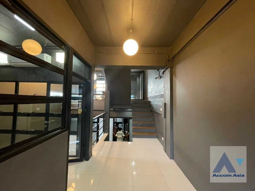 25  6 br House for rent and sale in Phaholyothin ,Bangkok MRT Lat Phrao AA36123