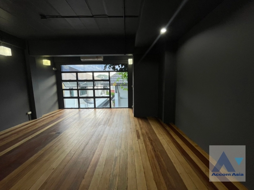 22  6 br House for rent and sale in Phaholyothin ,Bangkok MRT Lat Phrao AA36123