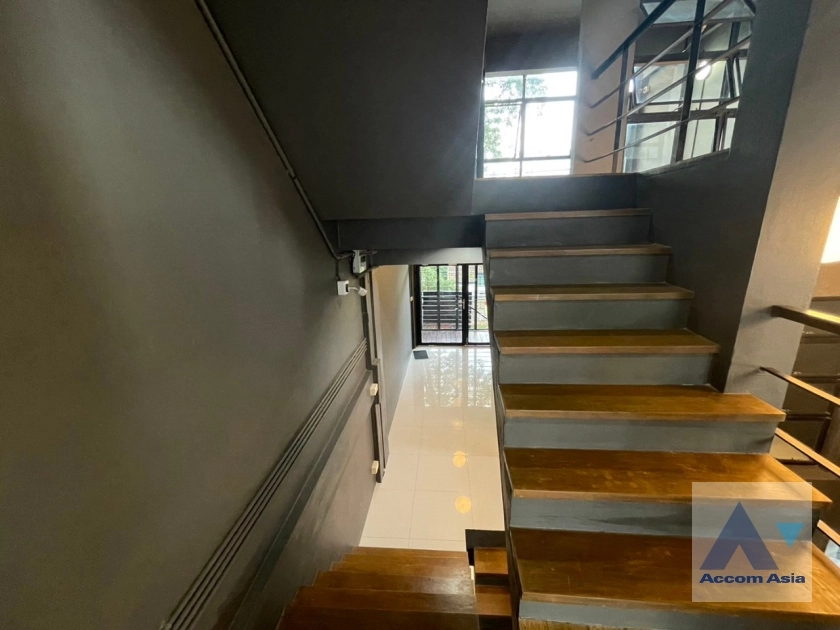 26  6 br House for rent and sale in Phaholyothin ,Bangkok MRT Lat Phrao AA36123