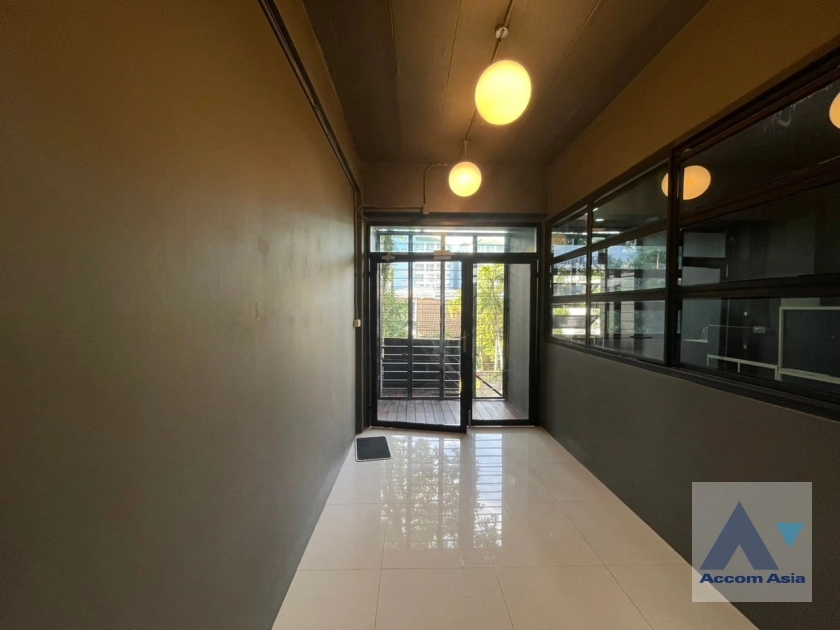 31  6 br House for rent and sale in Phaholyothin ,Bangkok MRT Lat Phrao AA36123