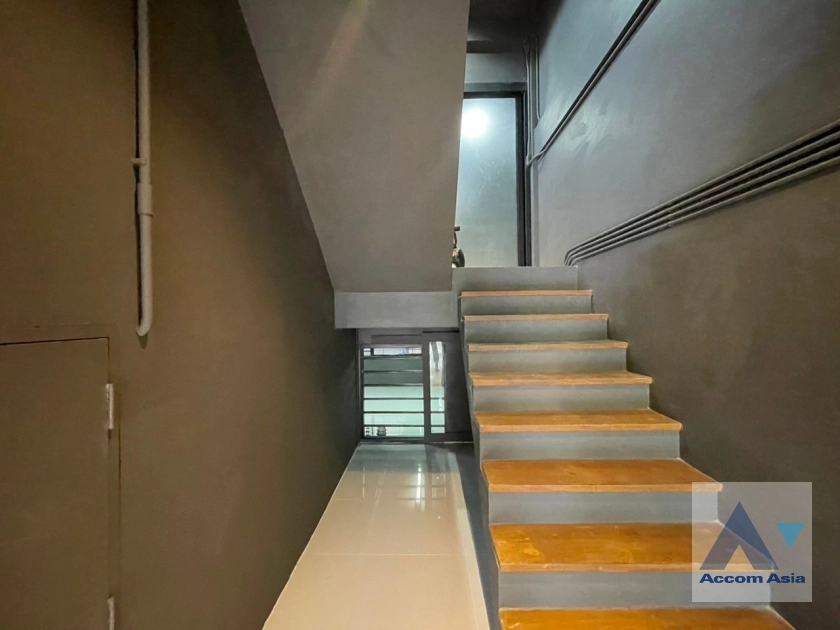 38  6 br House for rent and sale in Phaholyothin ,Bangkok MRT Lat Phrao AA36123