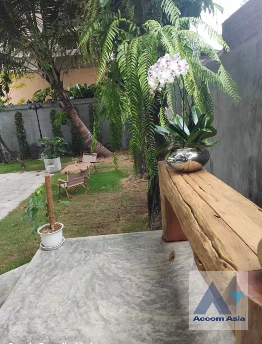 19  5 br House for rent and sale in Phaholyothin ,Bangkok BTS Saphan-Kwai AA36133