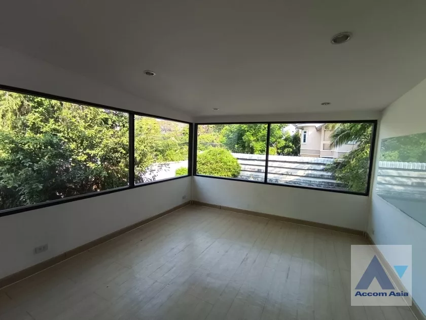 11  5 br House for rent and sale in Phaholyothin ,Bangkok BTS Saphan-Kwai AA36133