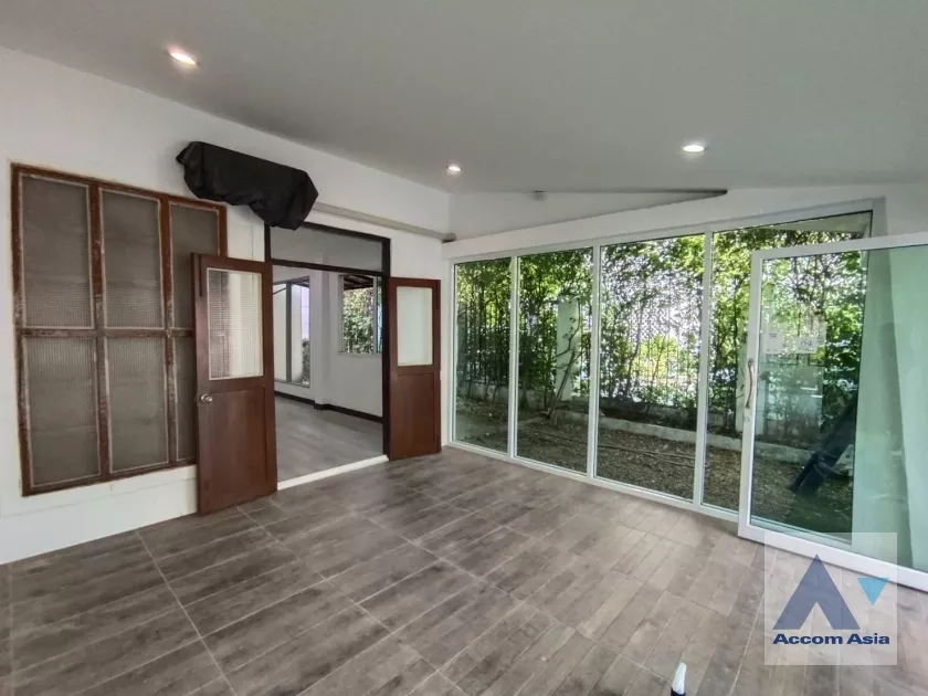 6  5 br House for rent and sale in Phaholyothin ,Bangkok BTS Saphan-Kwai AA36133