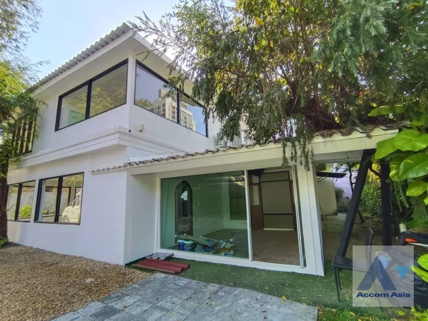 13  5 br House for rent and sale in Phaholyothin ,Bangkok BTS Saphan-Kwai AA36133