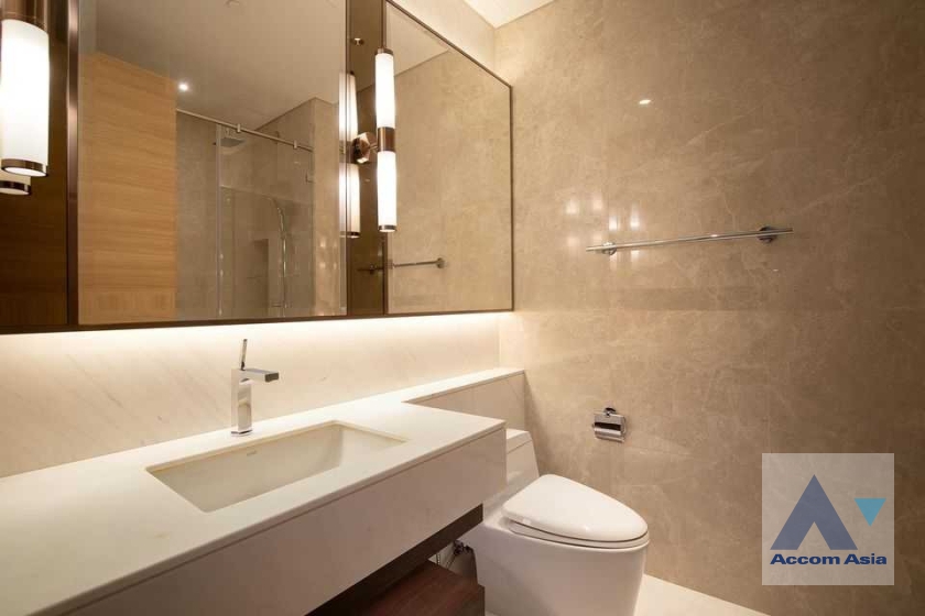 4  1 br Condominium for rent and sale in Ploenchit ,Bangkok BTS Chitlom at Sindhorn Residence AA36143