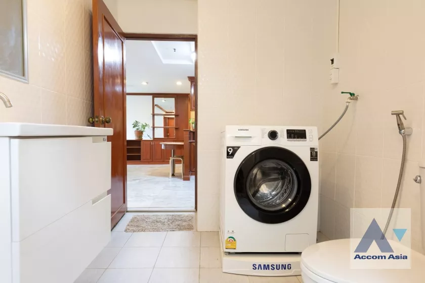 9  2 br Condominium For Rent in Ploenchit ,Bangkok BTS Ploenchit at Witthayu Complex AA36144