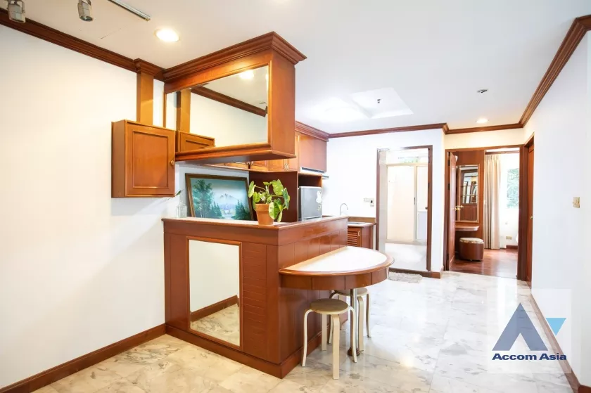 Pet friendly |  2 Bedrooms  Condominium For Rent in Ploenchit, Bangkok  near BTS Ploenchit (AA36144)