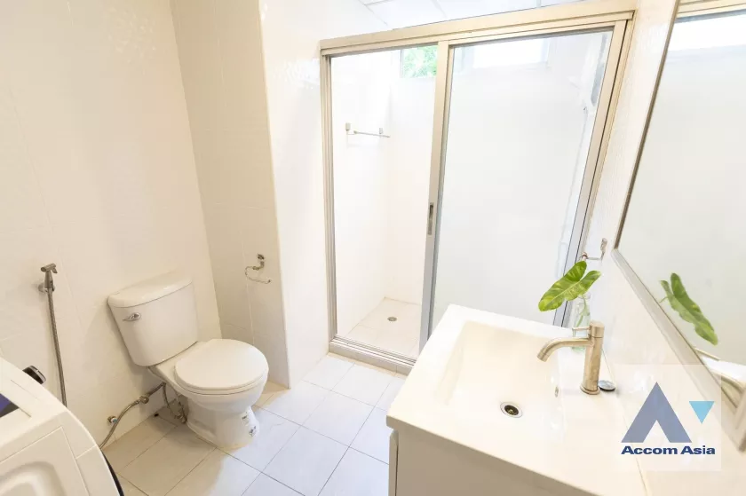 8  2 br Condominium For Rent in Ploenchit ,Bangkok BTS Ploenchit at Witthayu Complex AA36144