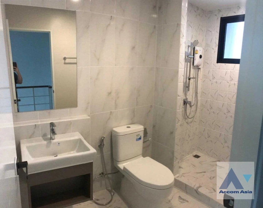 5  3 br Townhouse for rent and sale in Pattanakarn ,Bangkok  at Baan Klang Muang Srinakarin-Onnut AA36146