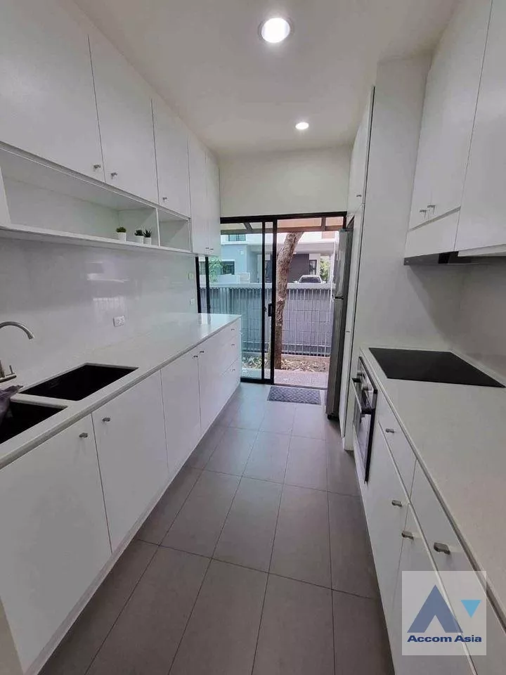  1  3 br House for rent and sale in Pattanakarn ,Bangkok  at House AA36148