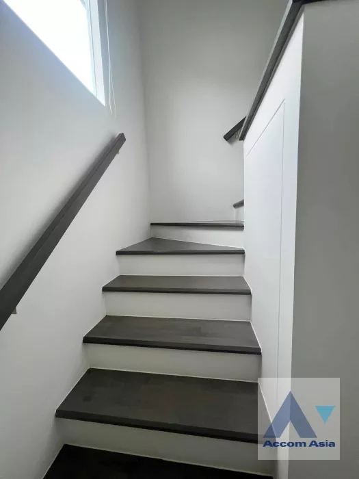 4  3 br House For Sale in Bang Na ,  at Home One  AA36149