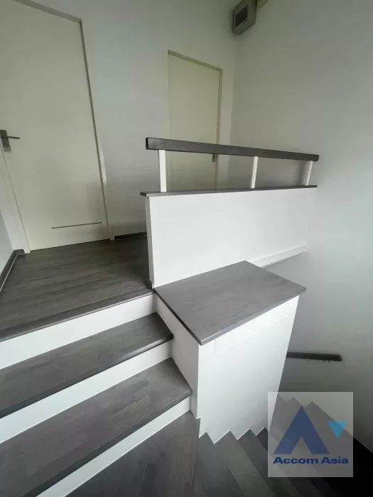 6  3 br House For Sale in Bang Na ,  at Home One  AA36149