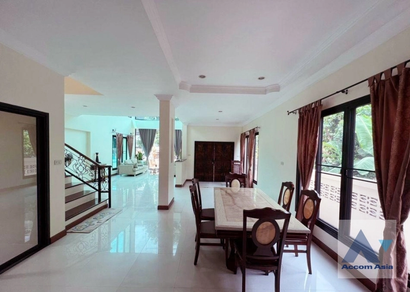 5  3 br House For Rent in phaholyothin ,Bangkok BTS Victory Monument AA36160