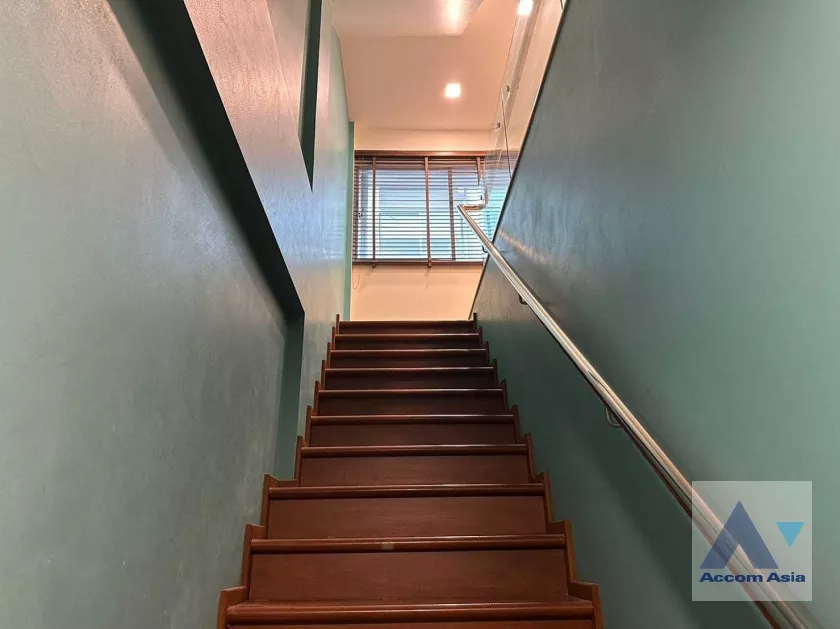 4  3 br Townhouse For Sale in Pattanakarn ,Bangkok ARL Ramkhamhaeng at Noble Cube AA36167