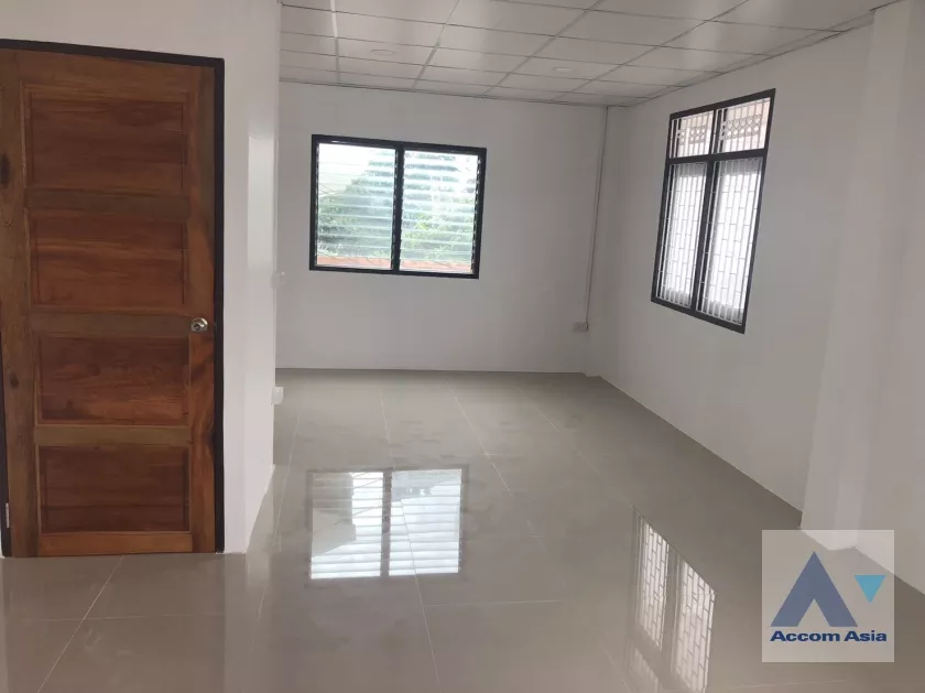 Home Office, Office |  5 Bedrooms  House For Rent in Phaholyothin, Bangkok  near BTS Saphan-Kwai (AA36181)