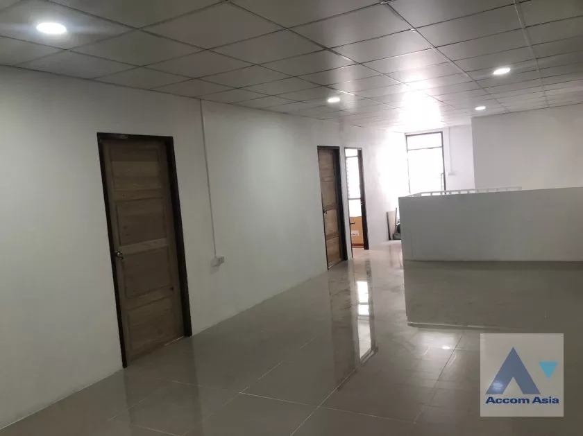 8  5 br House For Rent in Phaholyothin ,Bangkok BTS Saphan-Kwai AA36181