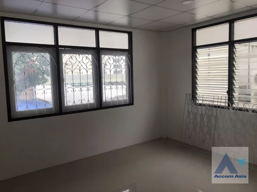 14  5 br House For Rent in Phaholyothin ,Bangkok BTS Saphan-Kwai AA36181