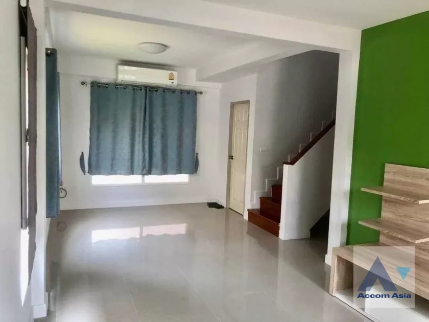  3 Bedrooms  House For Sale in Pattanakarn, Bangkok  (AA36184)