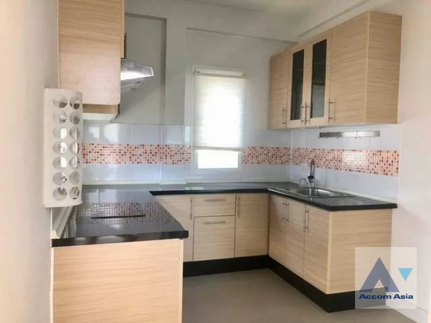 unit 3 Bedrooms  House For Sale in Pattanakarn, Bangkok  (AA36184)