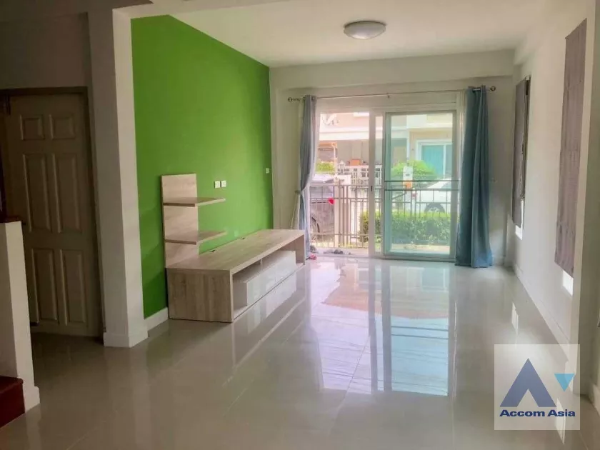 unit 3 Bedrooms  House For Sale in Pattanakarn, Bangkok  (AA36184)