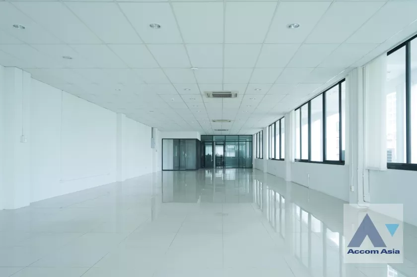  2  Office Space For Rent in Sukhumvit ,Bangkok BTS Phra khanong at S69 Office and Warehouse Space AA36188