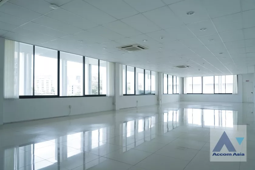6  Office Space For Rent in Sukhumvit ,Bangkok BTS Phra khanong at S69 Office and Warehouse Space AA36188