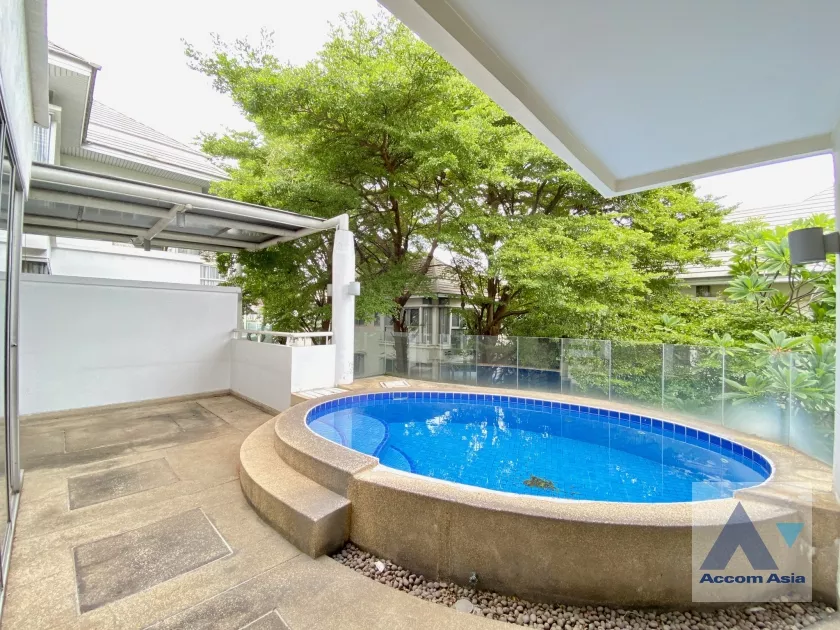 Private Swimming Pool, Duplex Condo, Pet friendly |  Homely atmosphere Compound House  4 Bedroom for Rent   in Newphetchaburi Bangkok