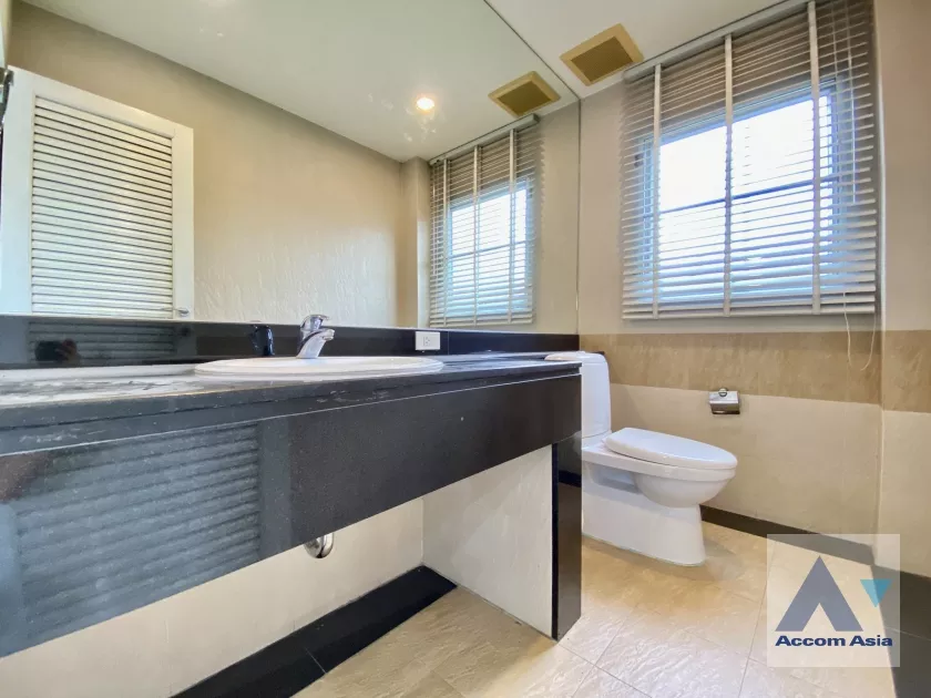 10  4 br House For Rent in New Phetchaburi ,Bangkok  at Homely atmosphere Compound AA36196