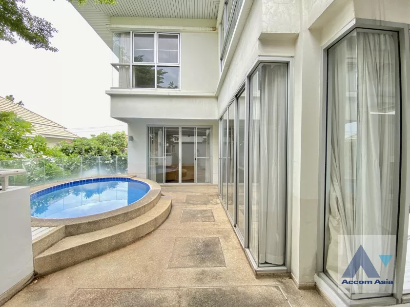 12  4 br House For Rent in New Phetchaburi ,Bangkok  at Homely atmosphere Compound AA36196