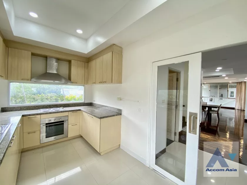 9  4 br House For Rent in Ratchadapisek ,Bangkok  at Homely atmosphere Compound AA36196