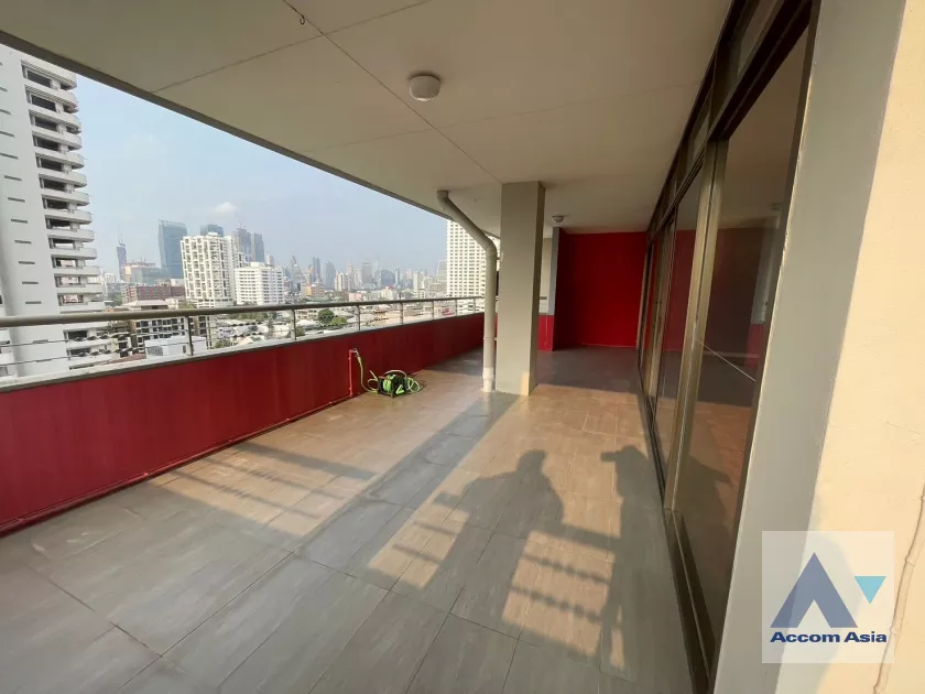 A whole floor, Top floor, Huge Terrace, Penthouse |  3 Bedrooms  Condominium For Rent & Sale in Sukhumvit, Bangkok  near BTS Nana (AA36210)