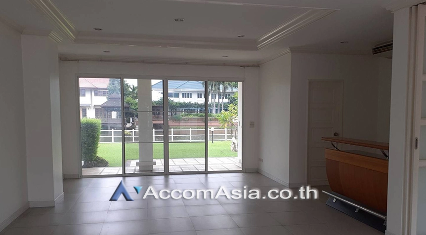 unitPrivate Swimming Pool, Pet friendly |  5 Bedrooms  House For Rent in Samutprakan, Samutprakan  near BTS Bang Na (55043)