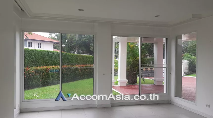 Private Swimming Pool, Pet friendly |  5 Bedrooms  House For Rent in ,   near BTS Bang Na (55043)
