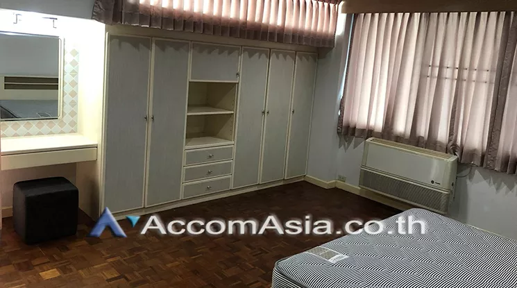 Pet friendly |  2 Bedrooms  Apartment For Rent in Sukhumvit, Bangkok  near BTS Asok - MRT Phetchaburi (15046)