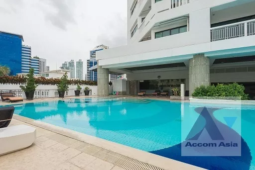 unit 2 Bedrooms  Apartment For Rent in Sukhumvit, Bangkok  near BTS Phrom Phong (AA36243)
