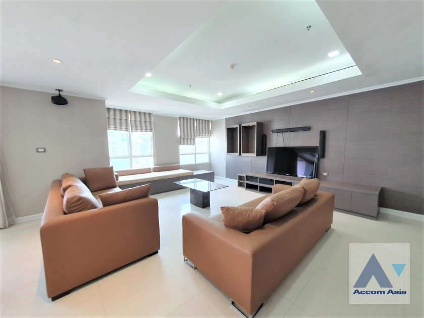  3 Bedrooms  Condominium For Rent in Sukhumvit, Bangkok  near BTS Nana (AA36252)