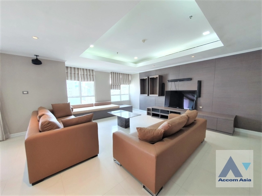 unit 3 Bedrooms  Condominium For Rent in Sukhumvit, Bangkok  near BTS Nana (AA36252)