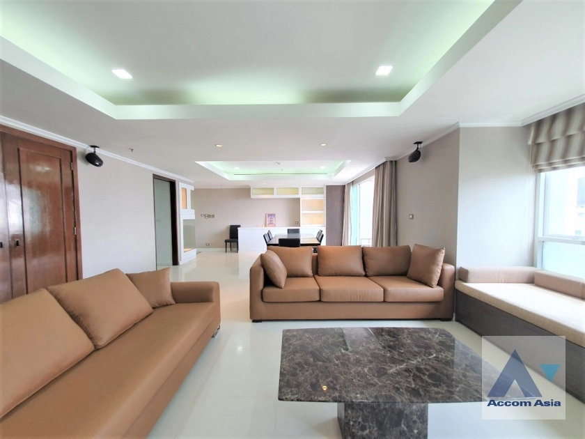 unit 3 Bedrooms  Condominium For Rent in Sukhumvit, Bangkok  near BTS Nana (AA36252)