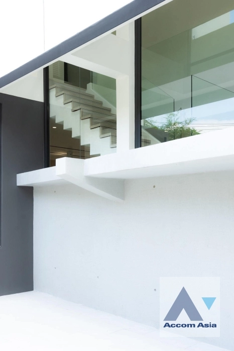 12  2 br House for rent and sale in Ratchadaphisek ,Bangkok MRT Huai Khwang AA36259