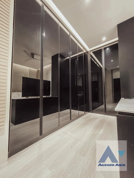 9  2 br House for rent and sale in Ratchadaphisek ,Bangkok MRT Huai Khwang AA36259