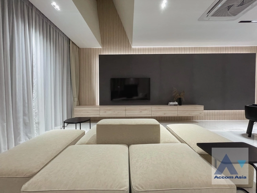 5  2 br House for rent and sale in Ratchadaphisek ,Bangkok MRT Huai Khwang AA36259