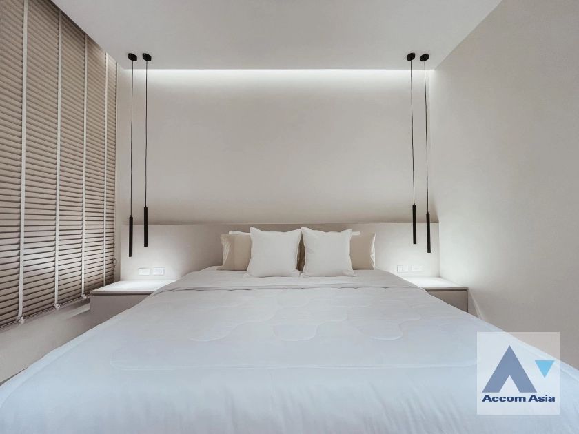 8  2 br House for rent and sale in Ratchadaphisek ,Bangkok MRT Huai Khwang AA36259