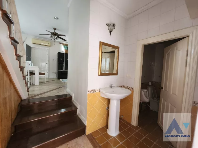 10  3 br Townhouse For Rent in Bang Na ,Bangkok BTS Bearing at Fantasia Villa 2 AA36261