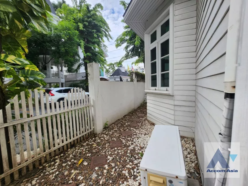 32  3 br Townhouse For Rent in Bang Na ,Bangkok BTS Bearing at Fantasia Villa 2 AA36261