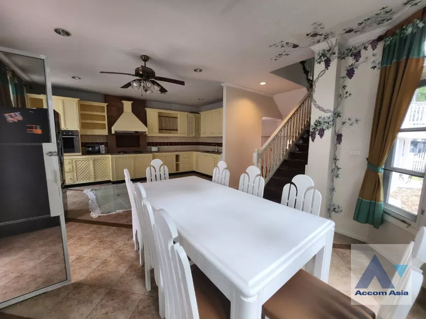 8  3 br Townhouse For Rent in Bang Na ,Bangkok BTS Bearing at Fantasia Villa 2 AA36261