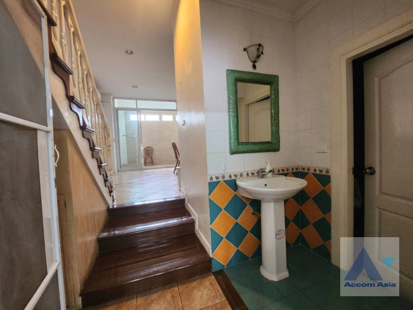 5  3 br Townhouse for rent and sale in Bang Na ,Bangkok BTS Bearing at Fantasia Villa 2 AA36262