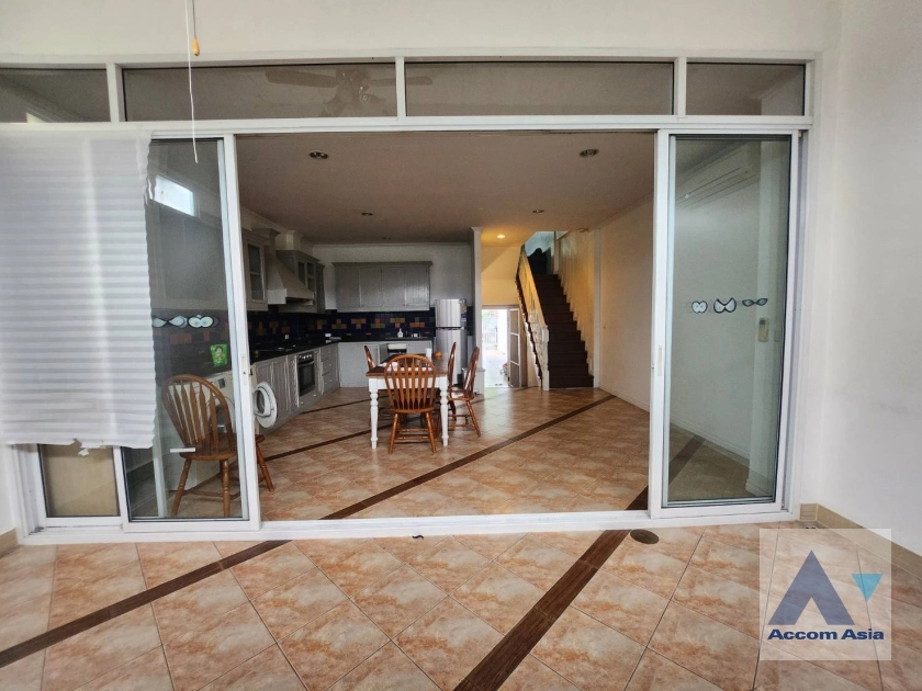 8  3 br Townhouse for rent and sale in Bang Na ,Bangkok BTS Bearing at Fantasia Villa 2 AA36262