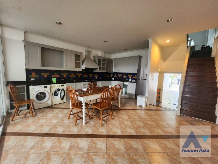 6  3 br Townhouse for rent and sale in Bang Na ,Bangkok BTS Bearing at Fantasia Villa 2 AA36262